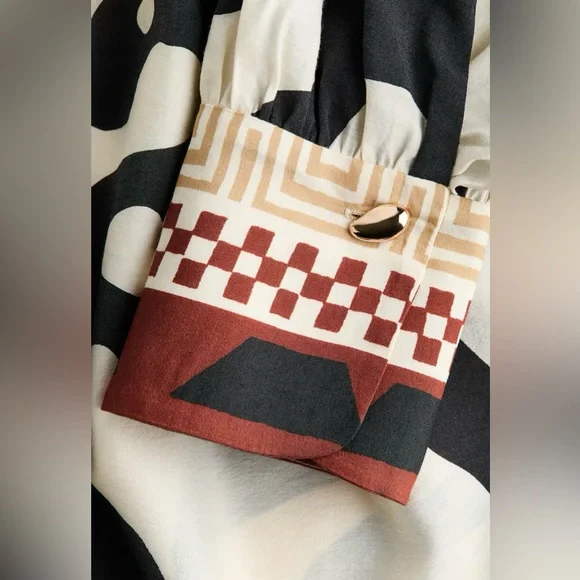 H&M LIMITED EDITION NWT Patterned Black & White Maxi Long-Sleeved Dress, Size S - Picture 5 of 6